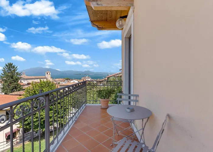 Bed and Breakfast The Tower Of The Old King Desenzano del Garda